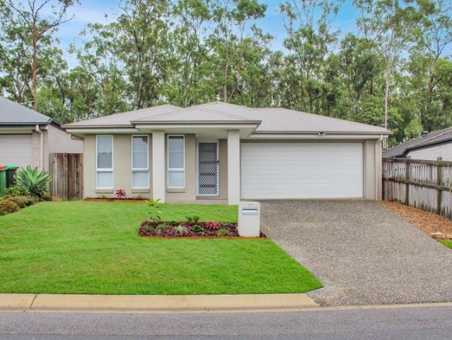 Modern Family Living in a Convenient Deebing Heights Location