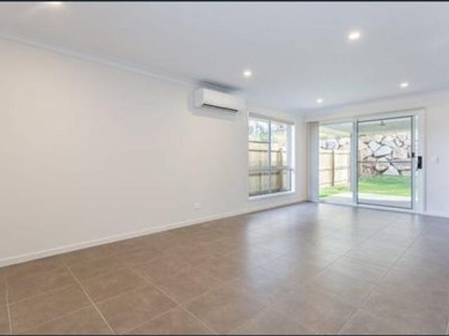 Modern Family Living in a Convenient Deebing Heights Location