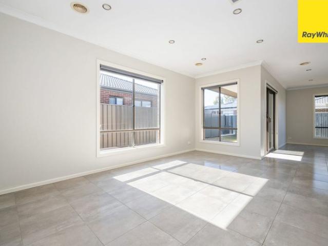 Modern Family Living in a Convenient Harkness Location
