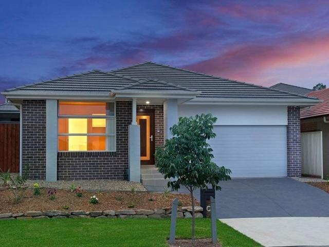 Modern Family Living in a Convenient Oran Park Location