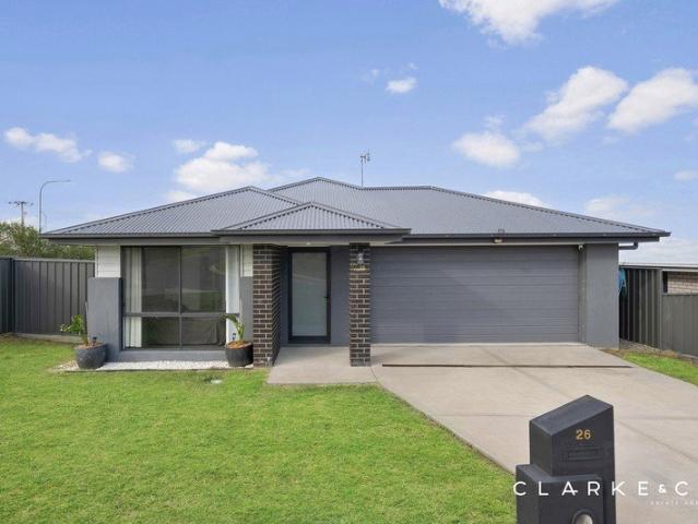 MODERN FAMILY LIVING IN A CONVENIENT LOCATION!