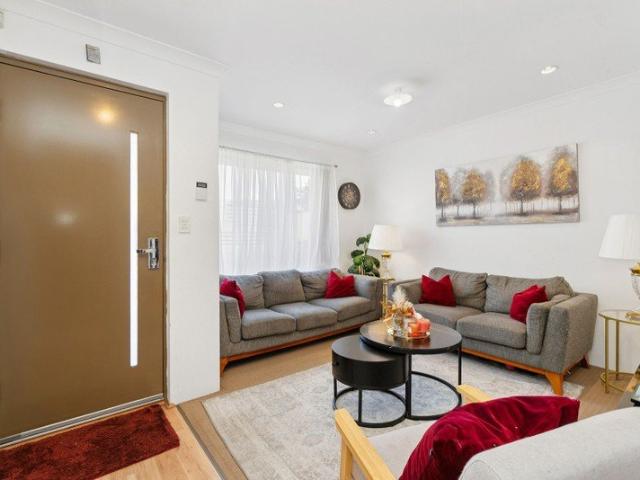 Modern Family Living in a Convenient Location!