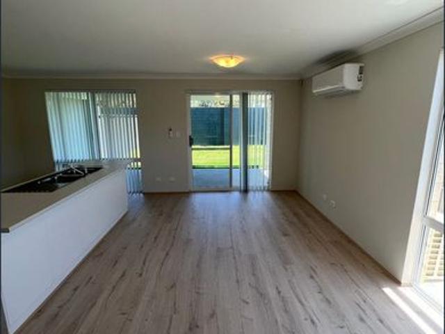 MODERN FAMILY LIVING IN A CONVENIENT LOCATION!