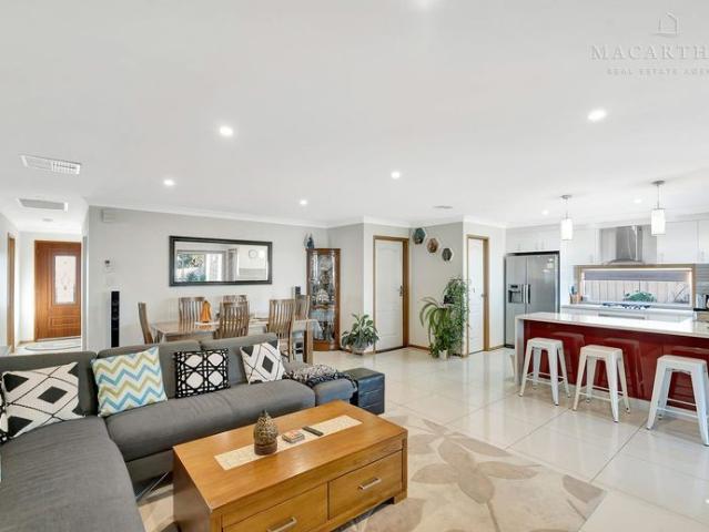 Modern Family Living in a Convenient Location