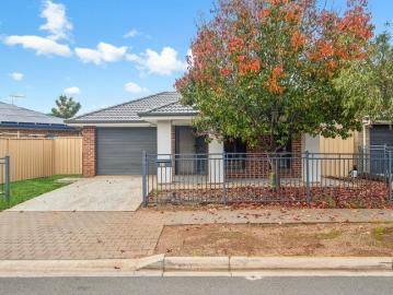 Modern Family Living in a Convenient Location