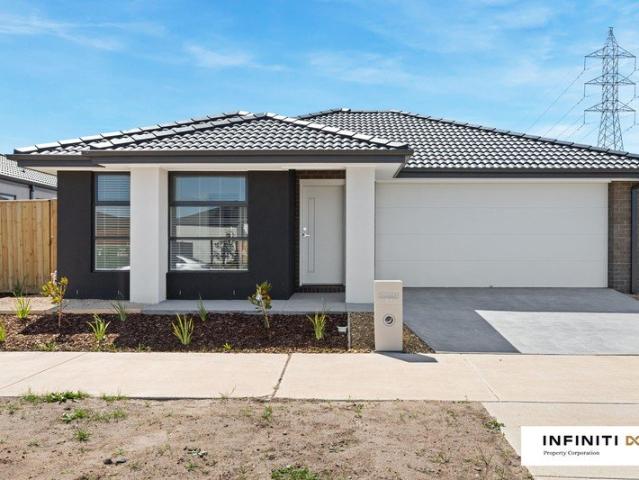 Modern Family Living in a Convenient Lara Location