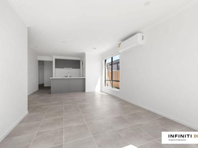 Modern Family Living in a Convenient Lara Location