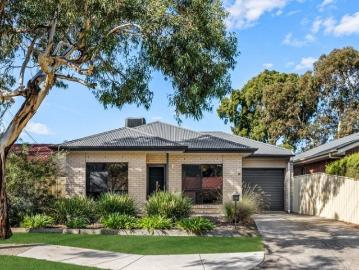 Modern Family Living in a Convenient Modbury Location