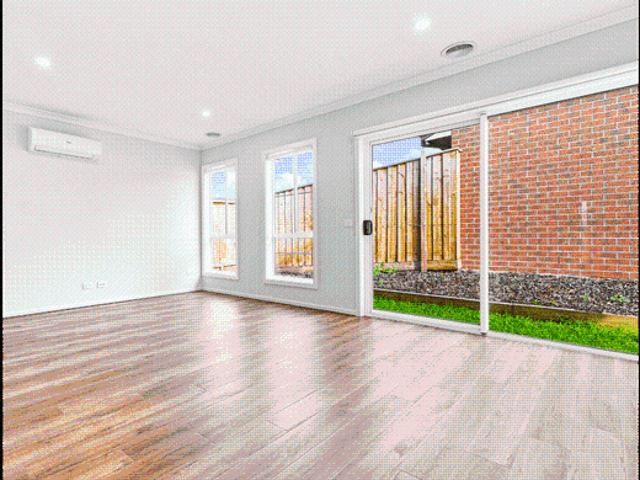 Modern Family Living in a Convenient Mambourin Location