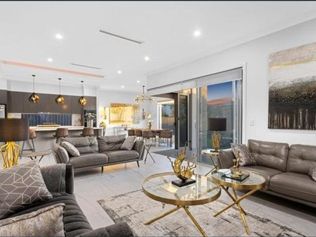 Modern Family Living in a Convenient Schofields Location
