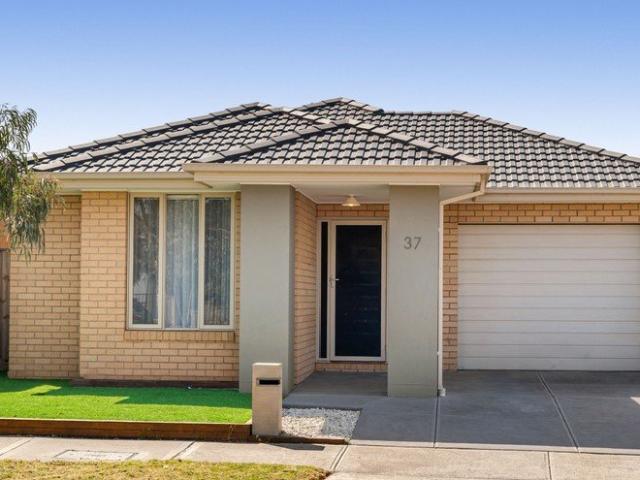 Modern Family Living in a Convenient Rockbank Location
