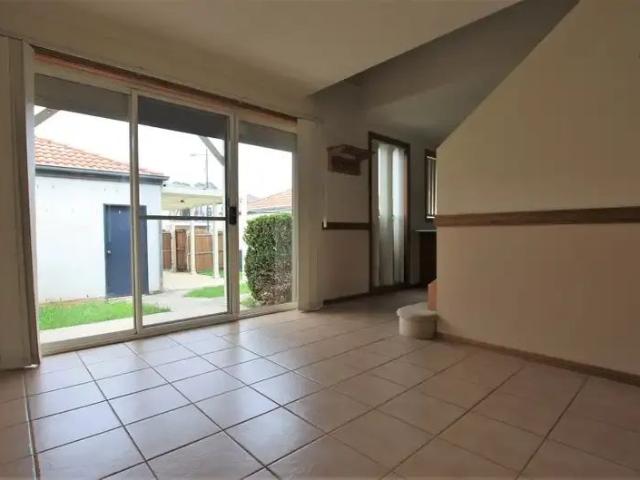 Modern Family Living in a Desirable Currans Hill Location