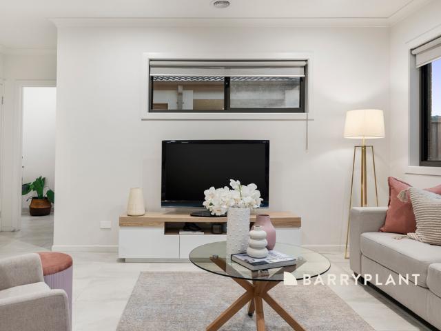 Modern Family Living in a Fantastic Clyde North Location