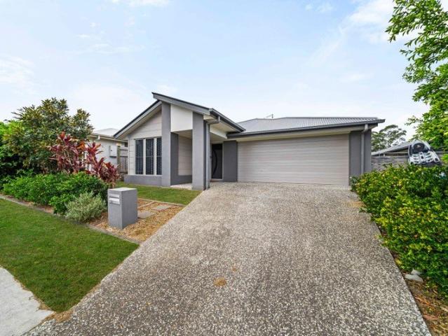 Modern Family Living in a Fantastic Location