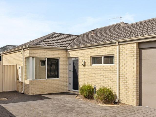 Modern Family Living in a Fantastic Location
