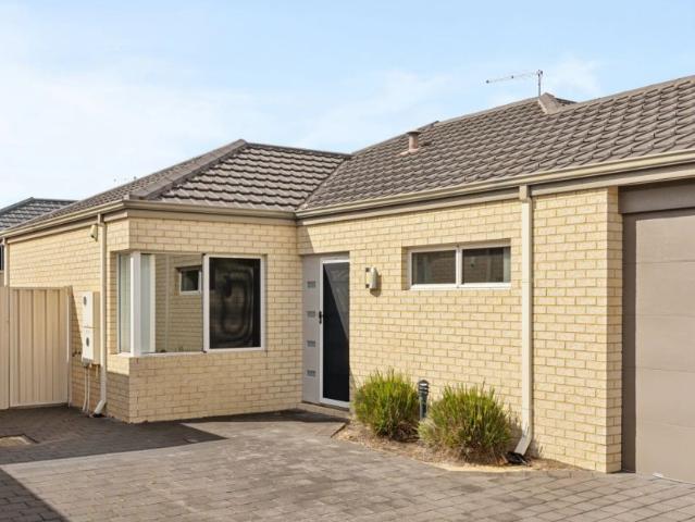 Modern Family Living in a Fantastic Location
