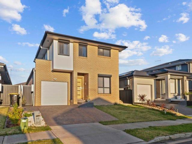 Modern Family Living in a High Growth Austral Location