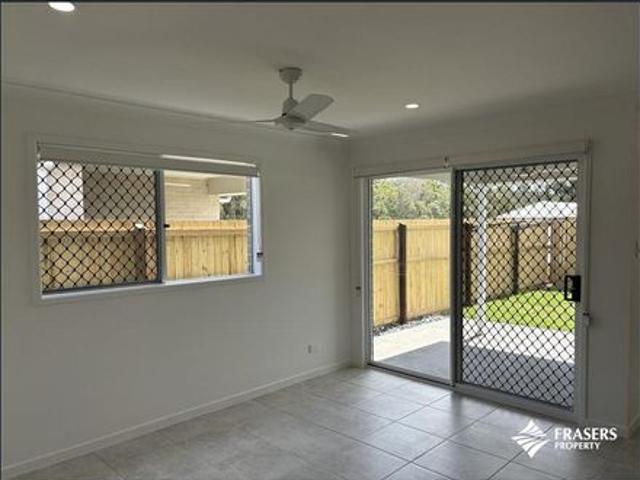 Modern Family Living in a Parkside Community