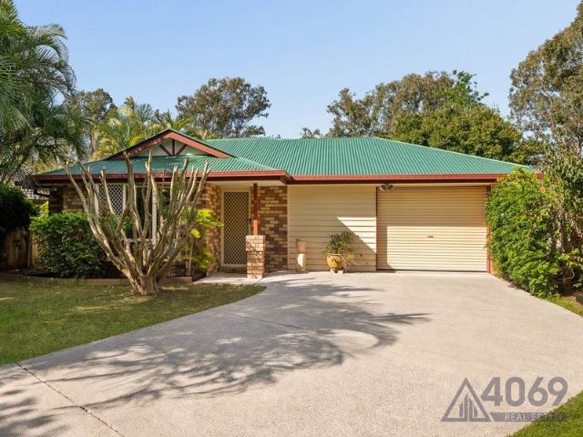 Modern Family Living in a Peaceful Moggill Pocket