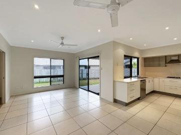 Modern Family Living in a Peaceful Mount Louisa Cul de Sac