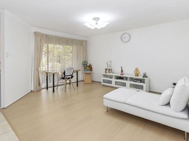 Modern Family Living in a Peaceful Location!