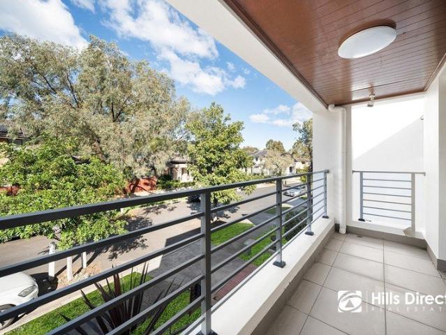 Modern Family Living in a Peaceful Pocket Walk to Parks, Shops & Schools