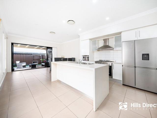 Modern Family Living in a Peaceful Pocket Walk to Parks, Shops & Schools