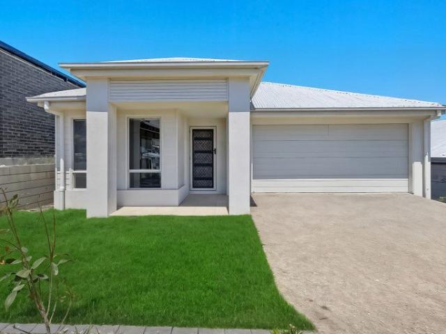 Modern Family Living in a Peaceful Pocket of Deebing Heights