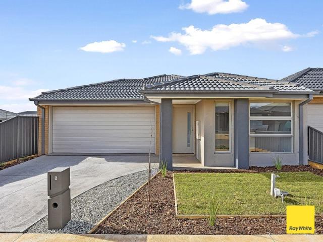 Modern Family Living in a Popular Huntly Location