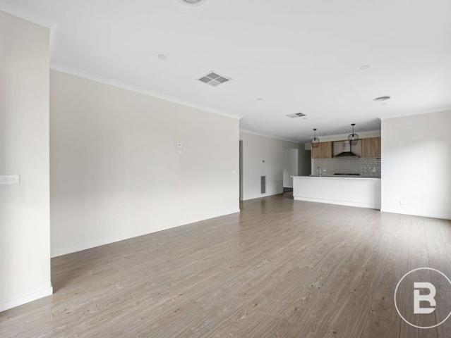 MODERN FAMILY LIVING IN A POPULAR WINTER VALLEY LOCATION