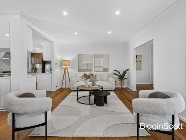 MODERN FAMILY LIVING IN A PRESTIGIOUS STUDFIELD ESTATE SETTING!
