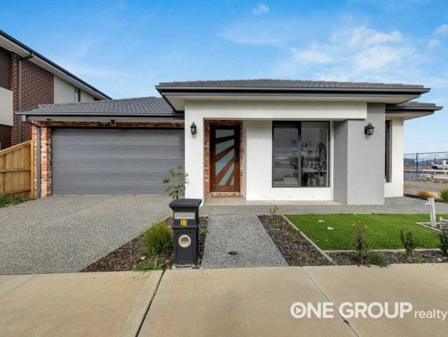 Modern Family Living in a Prime Mickleham Location!