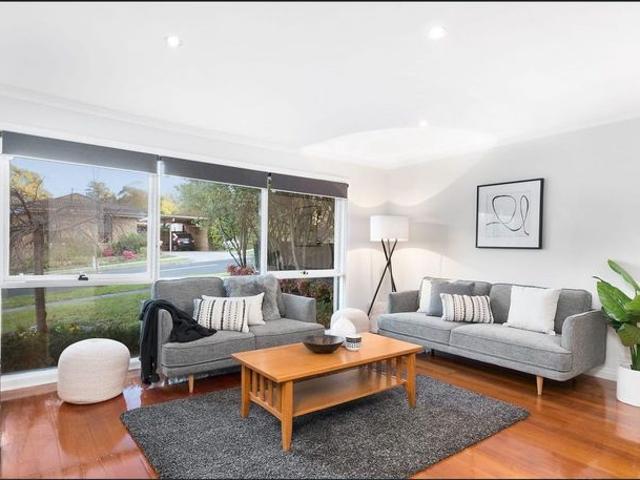 Modern Family Living in a Prime Mitcham Location