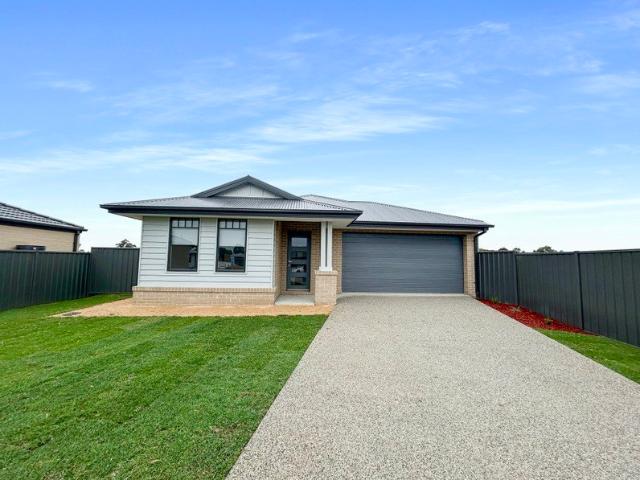 Modern Family Living in a Prime Benalla Location