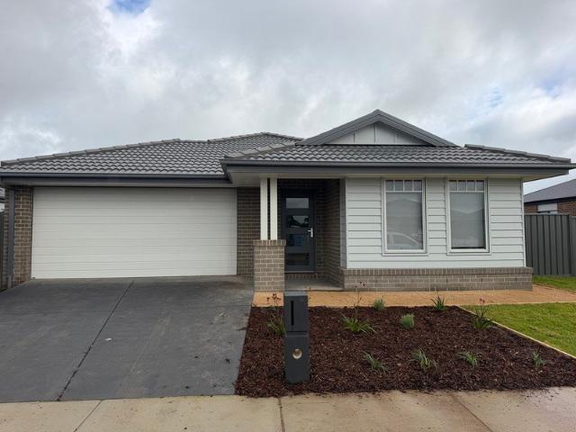 Modern Family Living in a Prime Benalla Location
