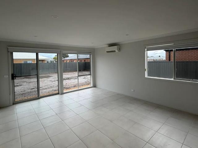 Modern Family Living in a Prime Benalla Location
