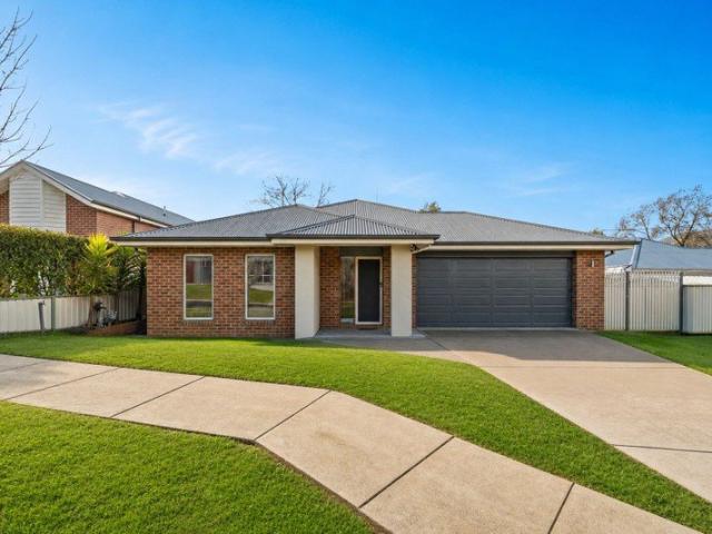 Modern Family Living in a Prime Bright Location