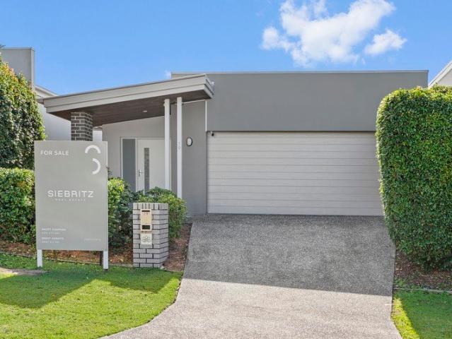 Modern Family Living in a Prime Coomera Location