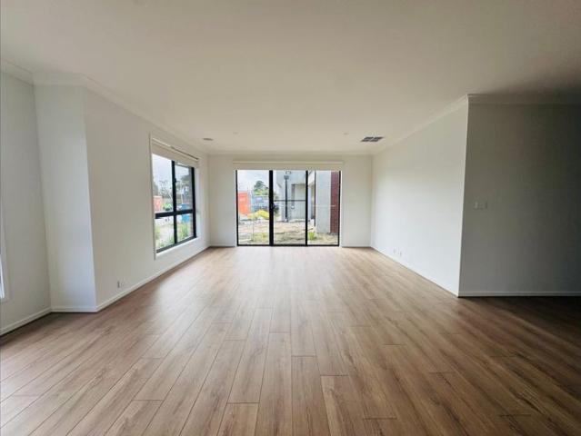Modern Family Living in a Prime Cranbourne East Location