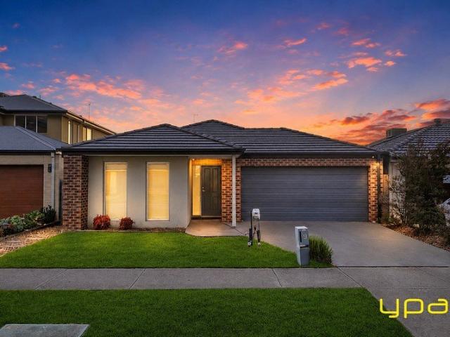 A Perfect Blend of Lifestyle and Location!