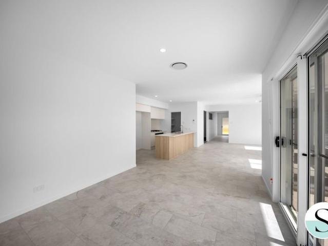 Modern Family Living in a Prime Crangan Bay Location