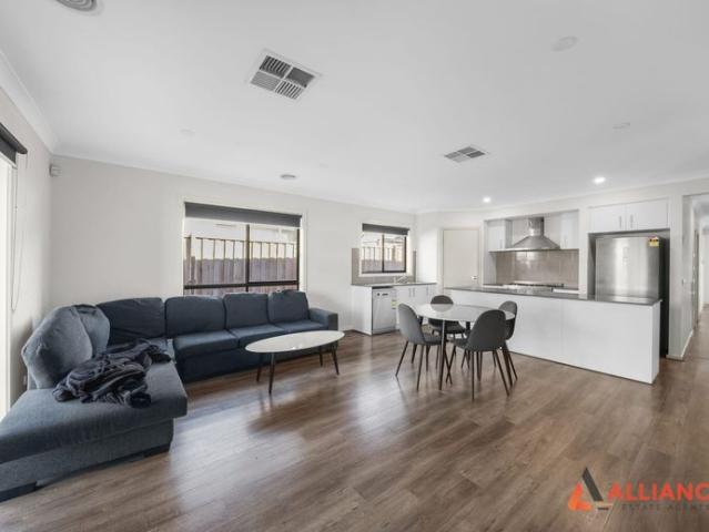 Modern Family Living in a Prime Location
