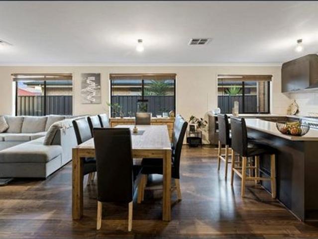 Modern Family Living in a Prime Location