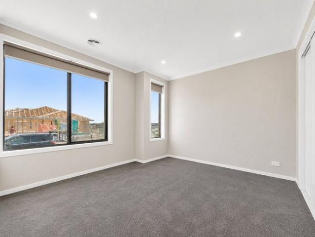 Modern Family Living in a Prime Location $460 PW,Bond $1999