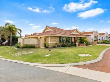 Modern Family Living in a Prime Location