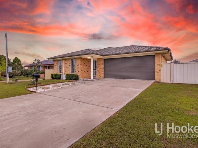 MODERN FAMILY LIVING IN A PRIME LOCATION