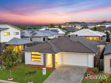 Modern Family Living in a Prime Location