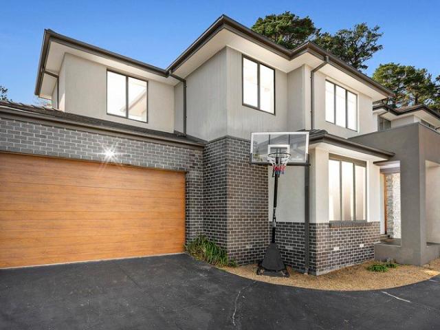 Modern Family Living in a Prime Location