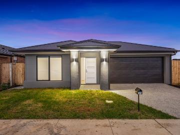 Modern Family Living in a Prime Location