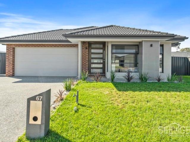 Modern Family Living in a Prime Location